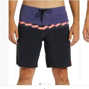 New Billabong Asphalt Color Block Momentum 19"
Boardshorts - Men & Big